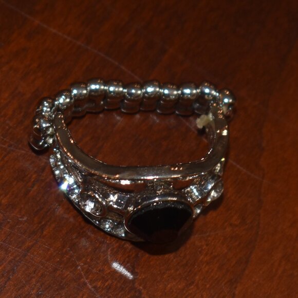 Very Nice Black Stone Stretchy Ring - Picture 4 of 4